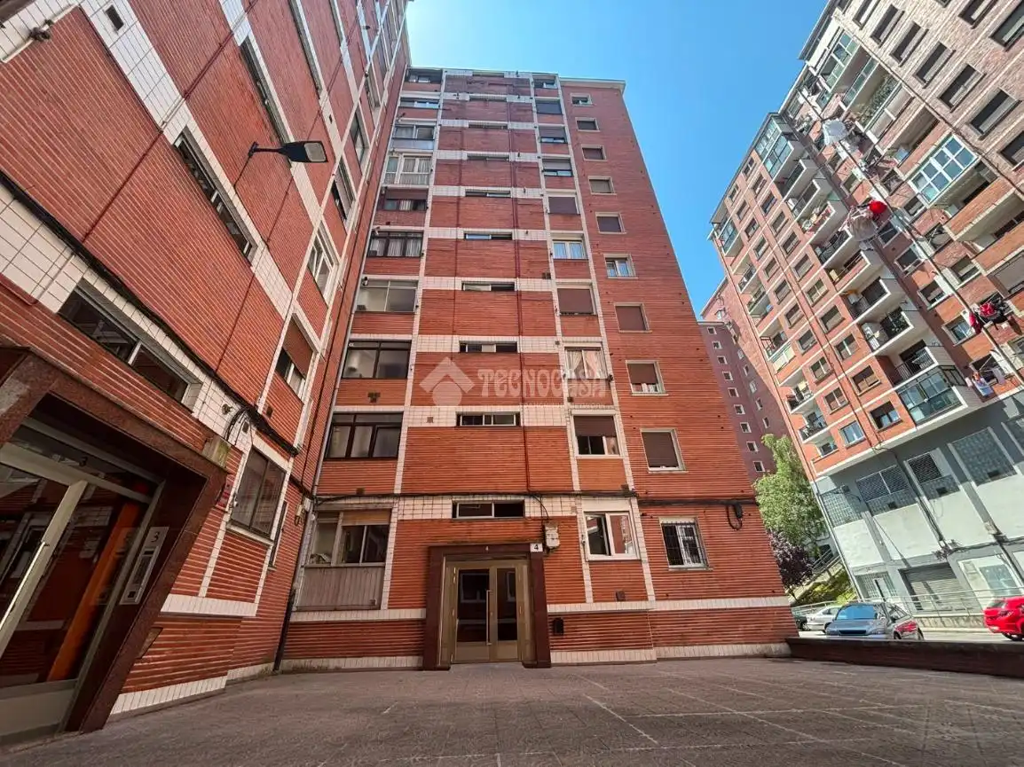 Vista exterior de Pis en venda en Bilbao 