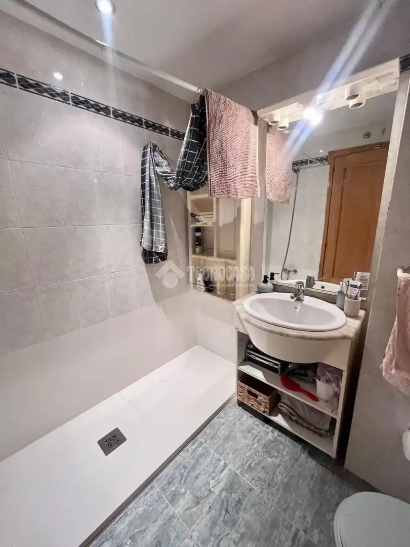 Badezimmer von Wohnung zum Verkauf in Madrid