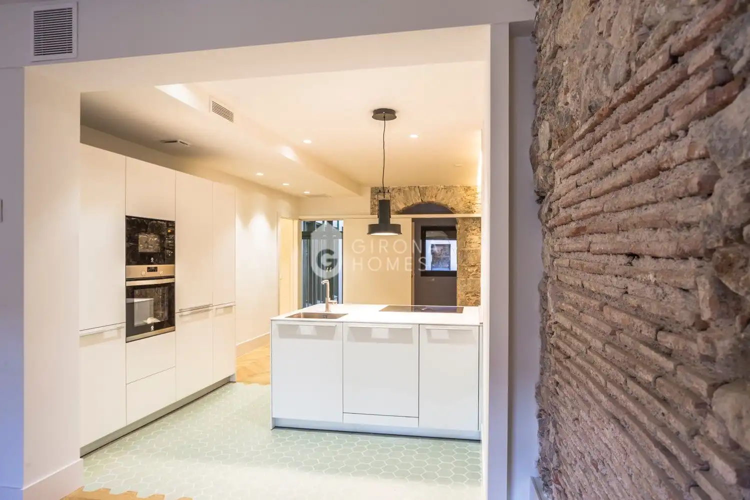 Apartments for rent in Centre - Barri Vell