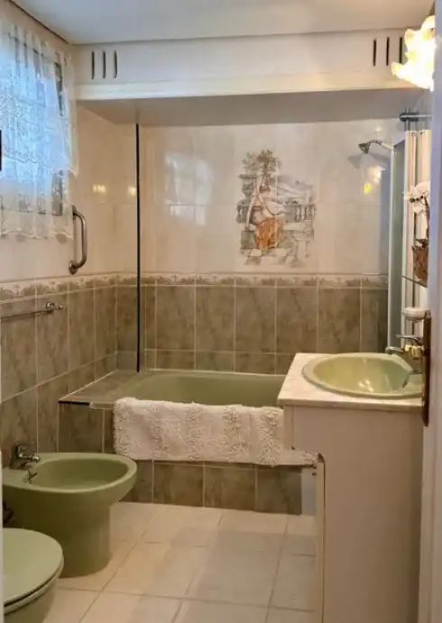 Bathroom of Flat for sale in Torremolinos  with Air Conditioner, Furnished and Community pool