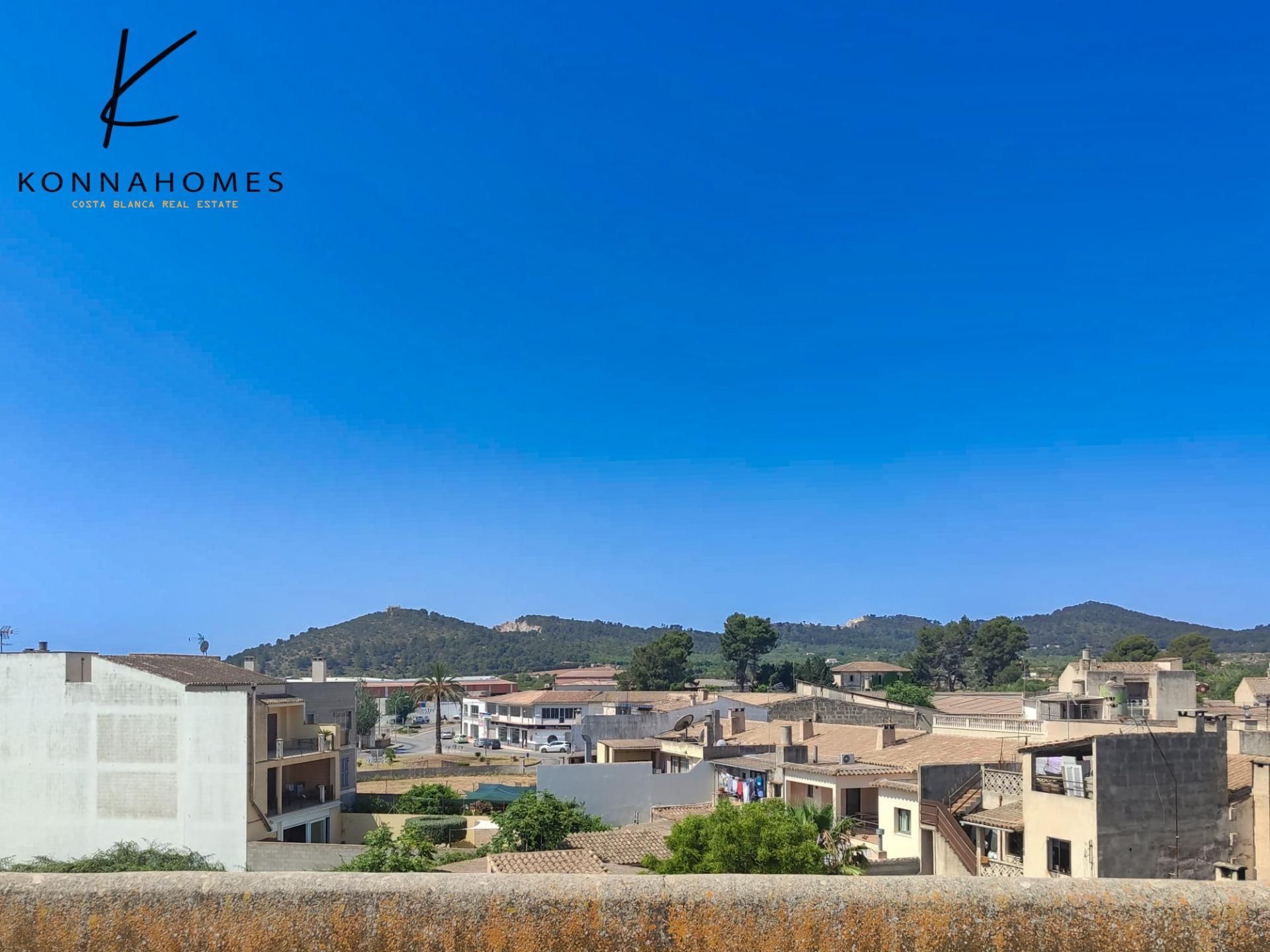 Exterior view of House or chalet for sale in Porreres  with Terrace and Balcony