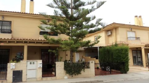 !CDATABungalow Pareado en Bigastro, 133m, Orientación Sur, 3 Hab, Garaje de 25m y Doble Terraza