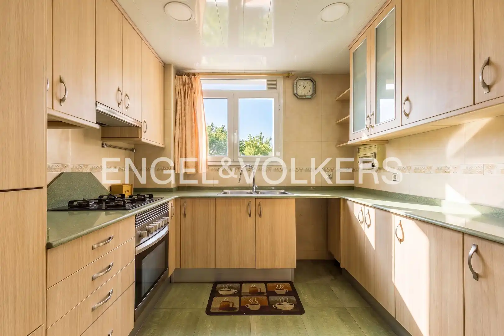 Küche von Wohnung zum Verkauf in Barcelona mit Klimaanlage, Heizung und Terrasse