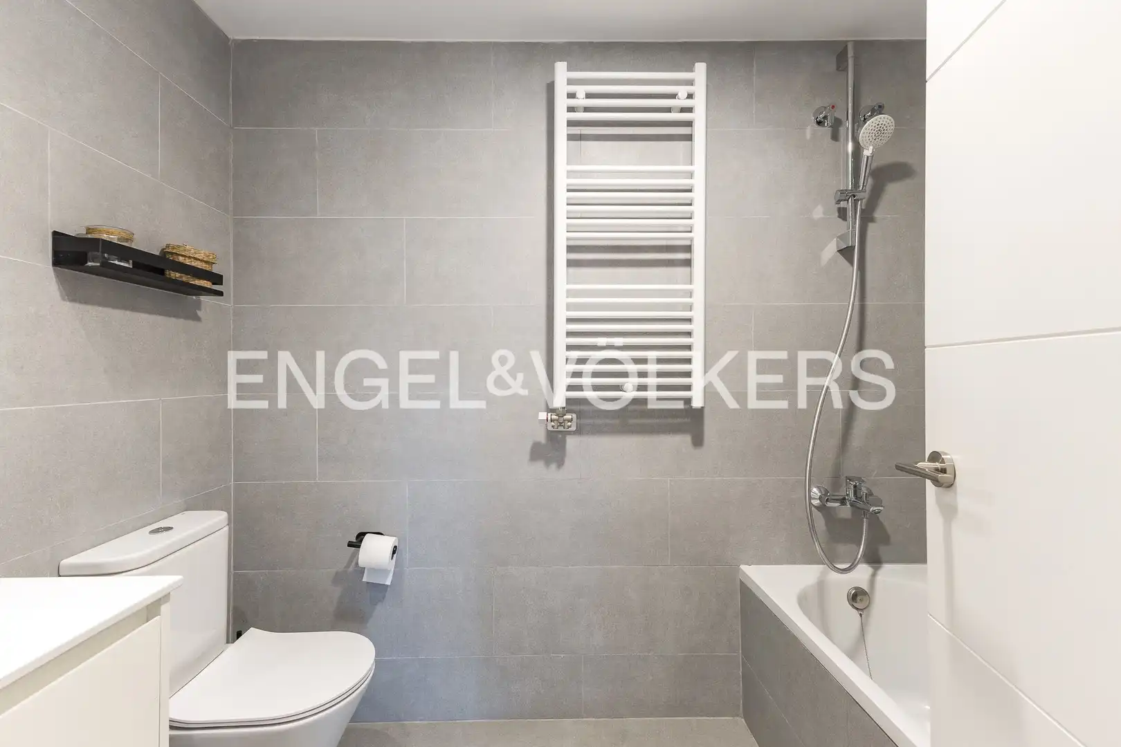 Bathroom of Flat for sale in Sant Joan Despí  with Air Conditioner, Heating and Parquet flooring