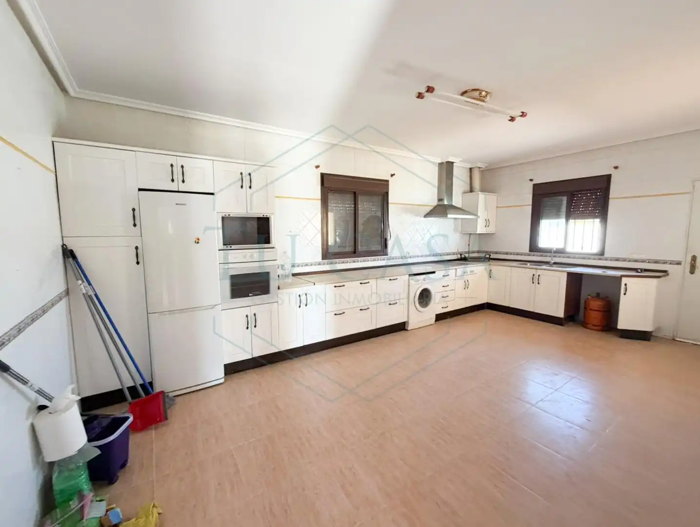 Cocina de Casa o chalet en venta en Chiclana de la Frontera con Jardín privado y Terraza