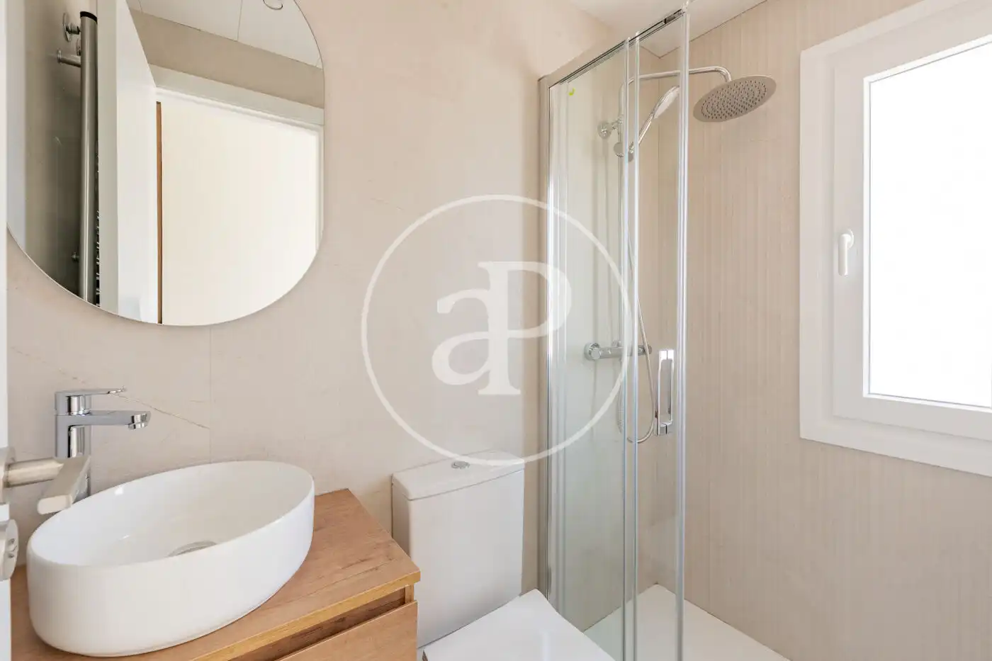 Baño de Ático en venta en Madrid con Aire acondicionado, Calefacción y Terraza