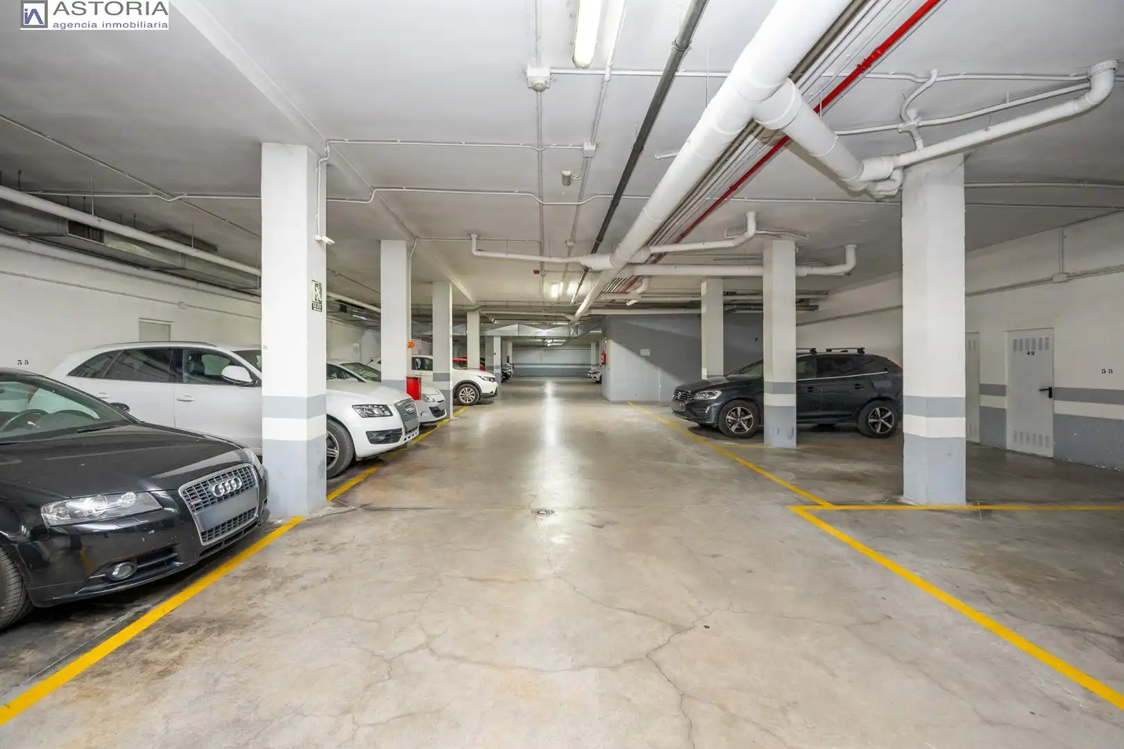 Parking de Ático en venta en Granada con Calefacción, Terraza y Trastero