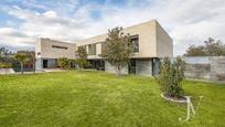 Exterior view of House or chalet for sale in Villanueva de la Cañada  with Air Conditioner, Heating and Private garden