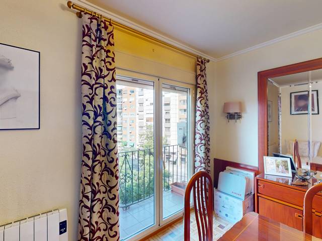 Piso en Venta en Carrer d'Astúries en Camí Fondo