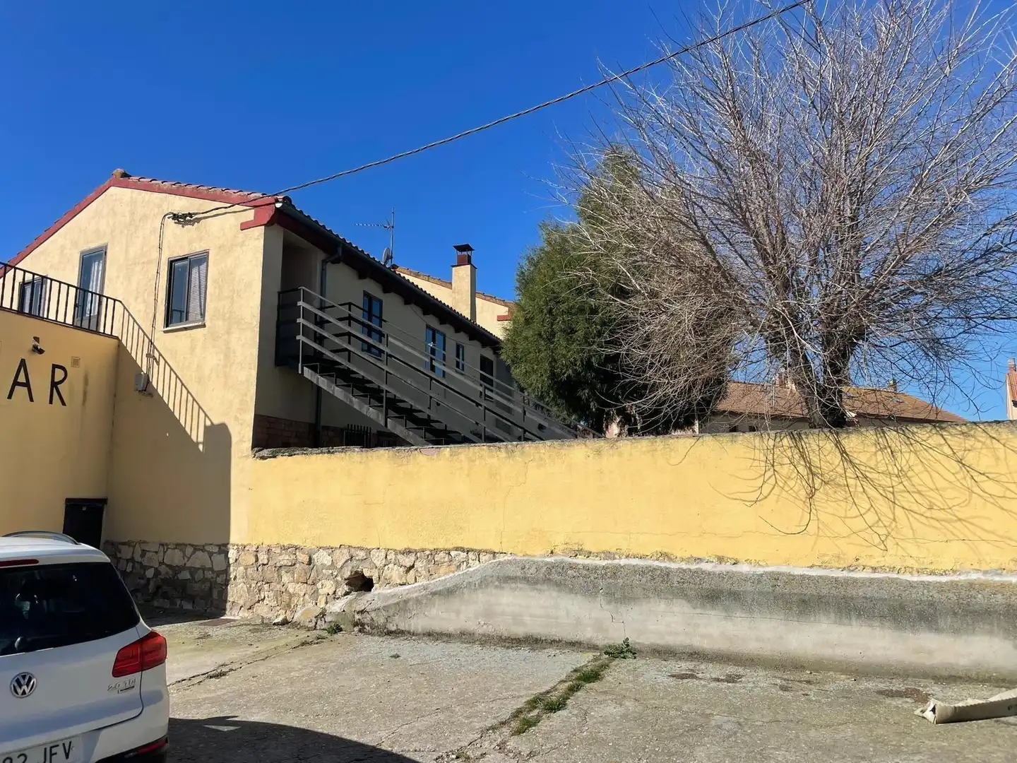 Vista exterior de Casa o chalet en venta en Roda de Eresma con Jardín privado