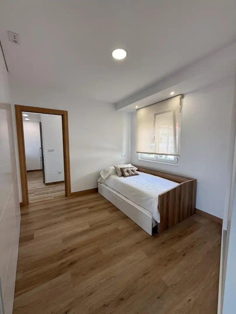 Bedroom of Flat for rent in Camariñas  with Heating, Parquet flooring and Furnished