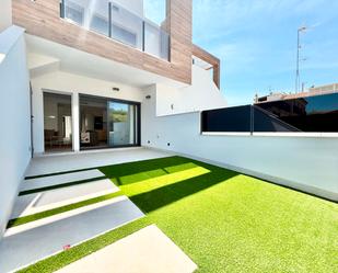Terrassa de Casa o xalet en venda en San Pedro del Pinatar amb Aire condicionat, Jardí privat i Terrassa