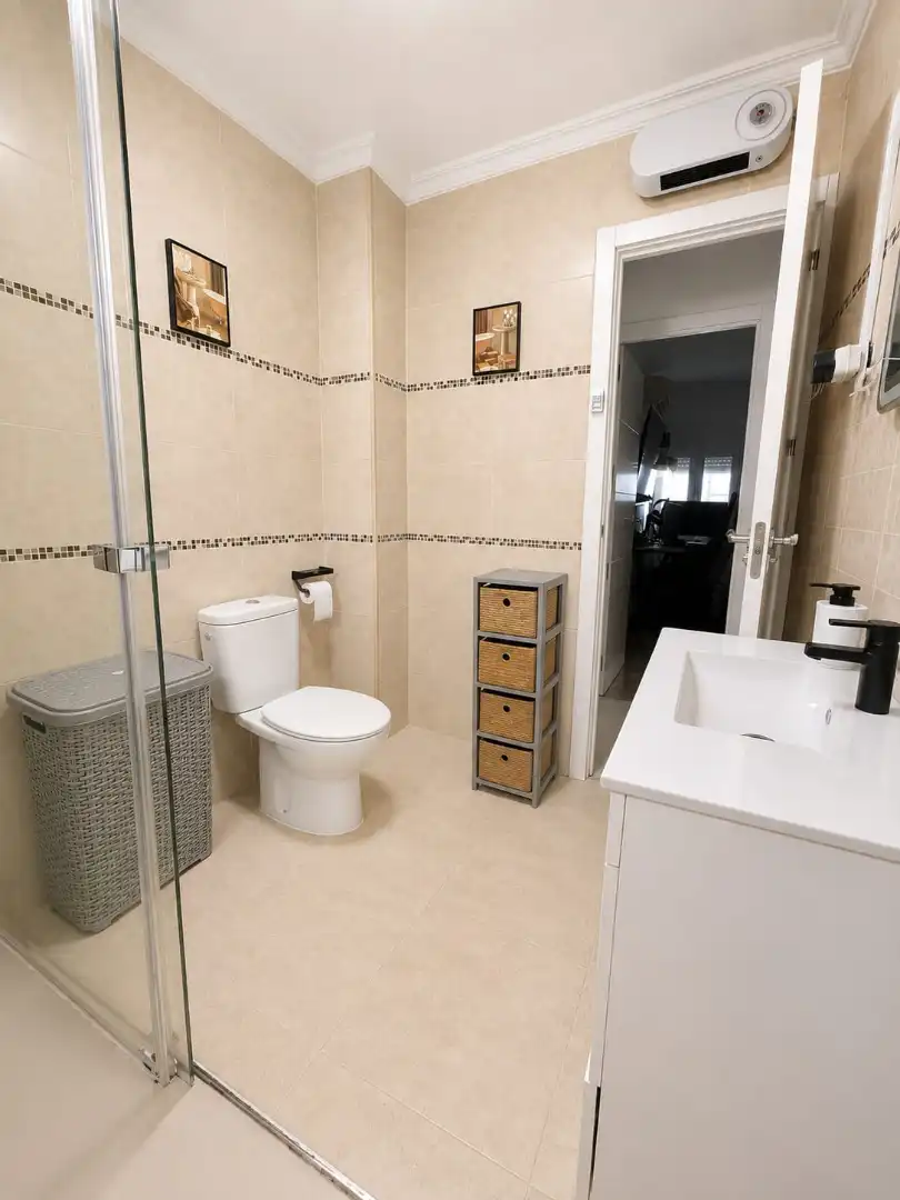 Flat for sale in Reyes