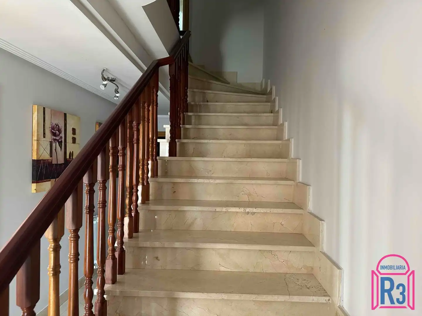 Casa adosada en venta en Villaquilambre con Calefacción, Piscina y Amueblado