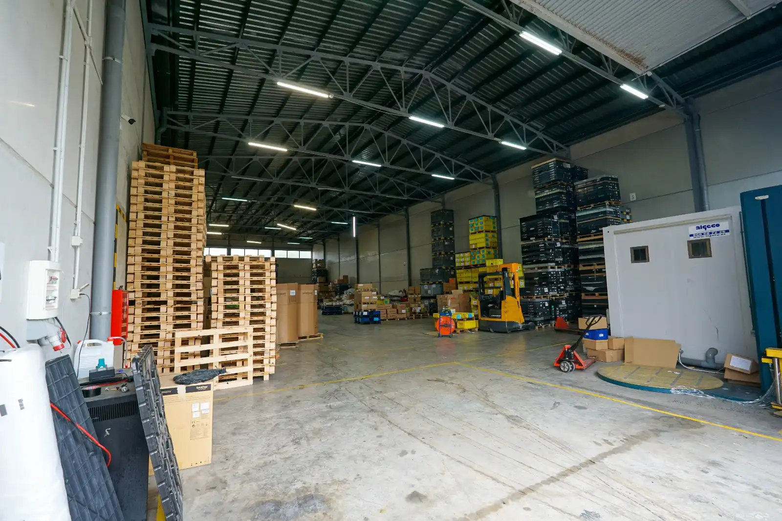 Industriegebäude zur Miete in Calle Virgen de los Lirios, imagen 3