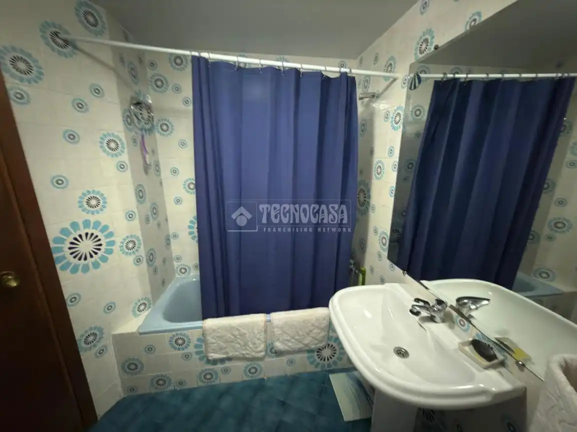 Badezimmer von Wohnung zum Verkauf in Alcobendas mit Klimaanlage, Heizung und Parkett