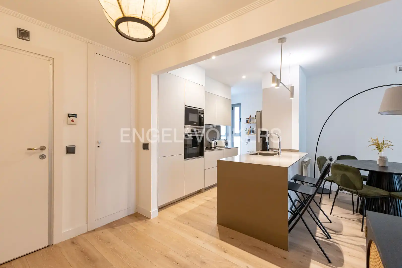 Exterior view of Ground floor for rent in Madrid  with Air Conditioner, Heating and Private garden