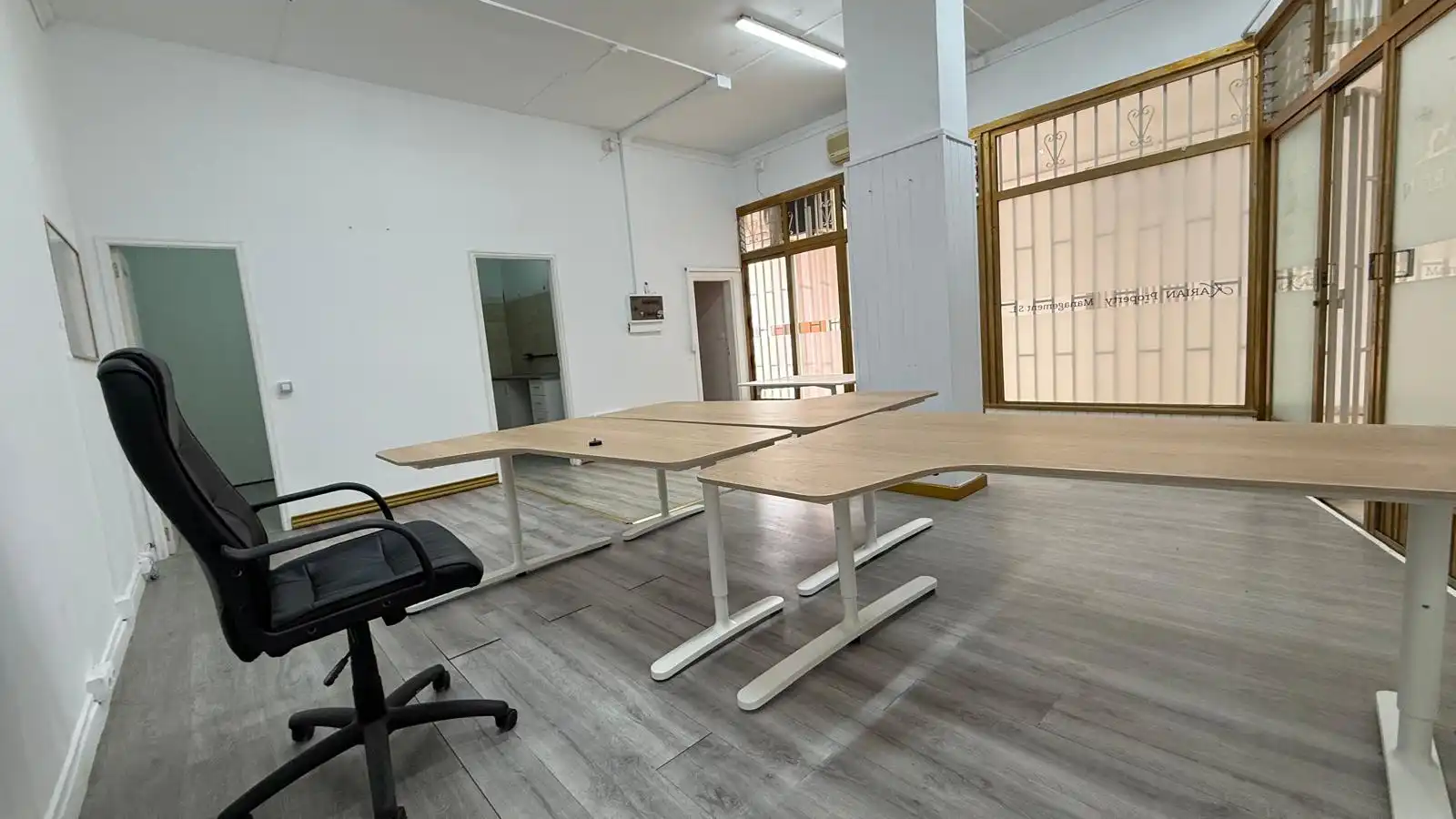 Commercial properties for rent in Arona  with Air Conditioner, Parquet flooring and Internet