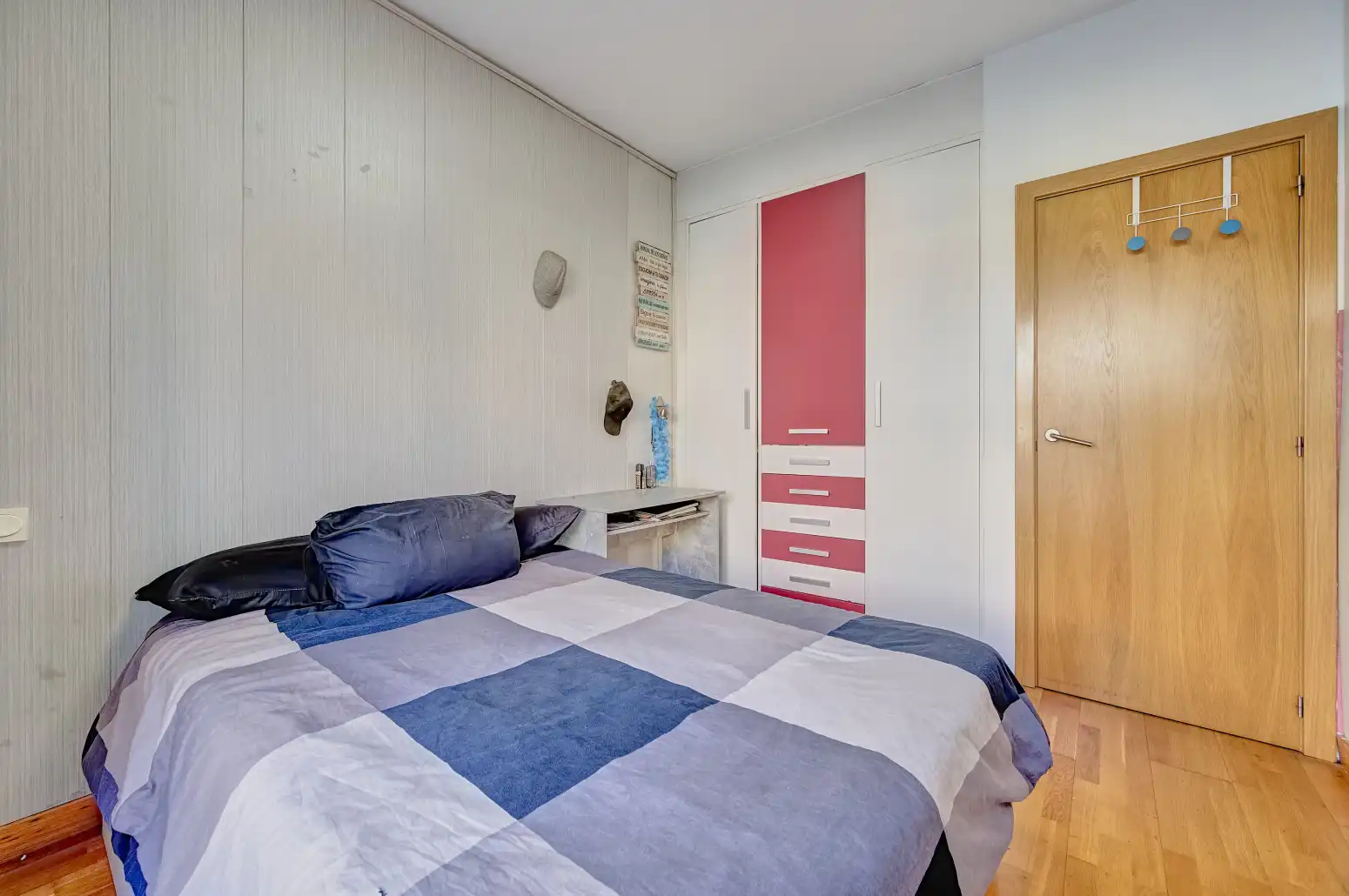 Bedroom of Detached homes for sale in Beriáin, Navarra