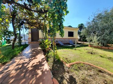 Chalet con piscina en venta en Escalona