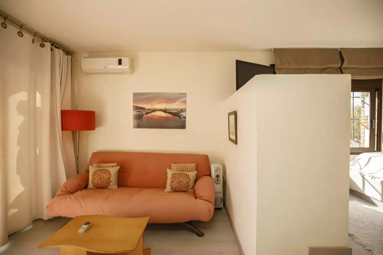 Sala d'estar de Casa o xalet en venda en Roses amb Aire condicionat, Calefacció i Jardí privat