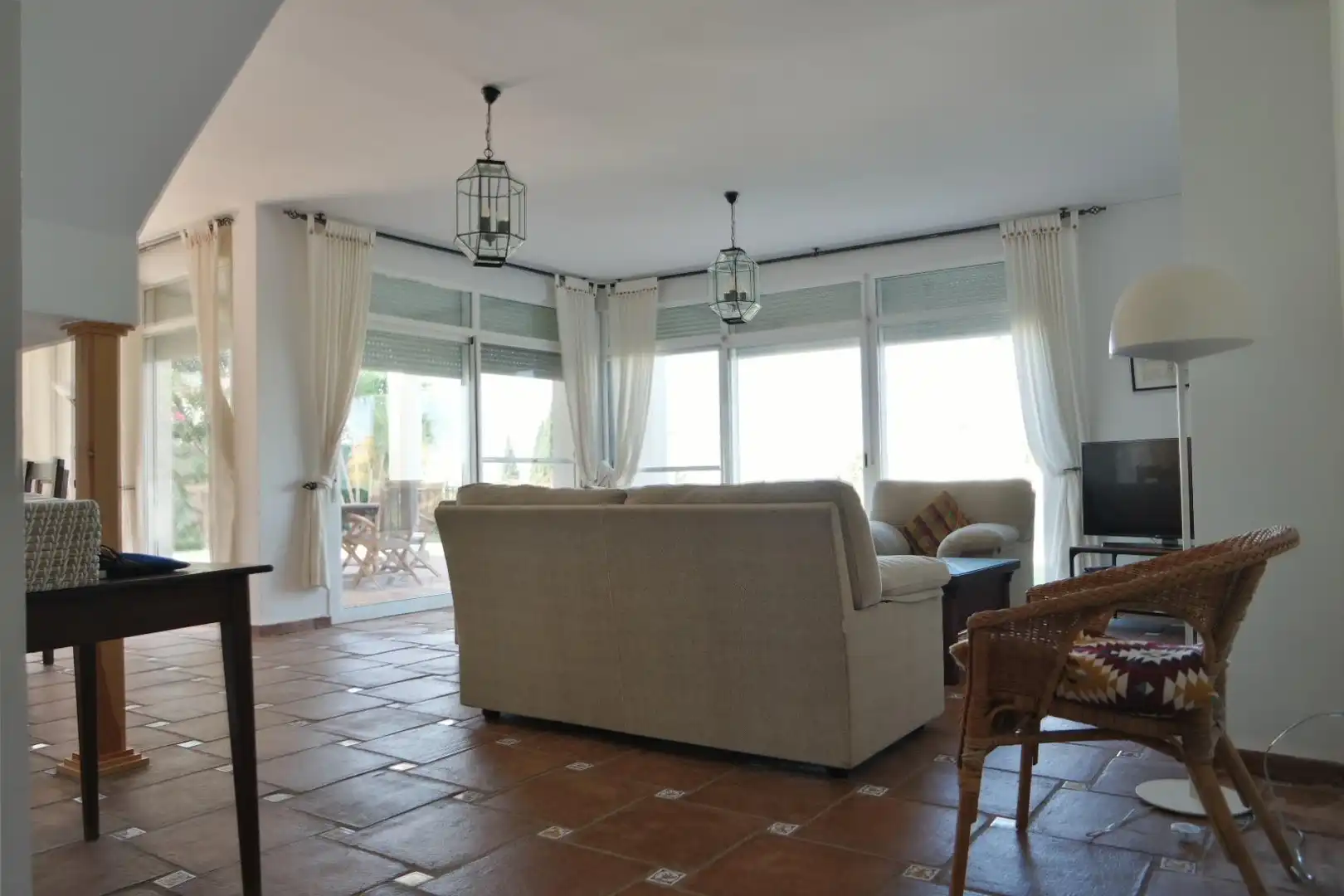 Wohnzimmer von Haus zum Verkauf in Sanlúcar de Barrameda mit Klimaanlage, Heizung und Privatgarten