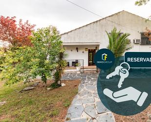 Vista exterior de Casa o xalet en venda en Valdemorillo amb Aire condicionat, Terrassa i Piscina