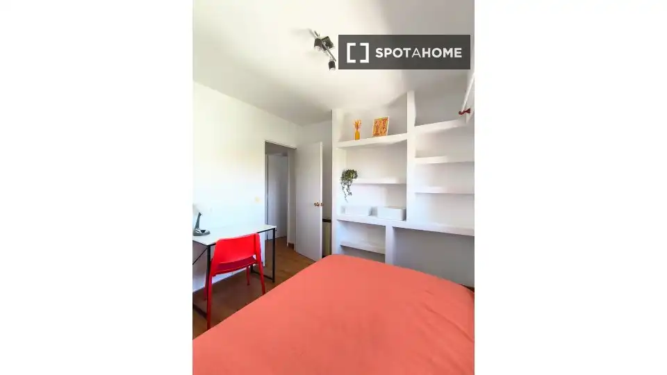 Schlafzimmer von Wohnung zur untervermieten in Madrid mit Klimaanlage, Heizung und Terrasse