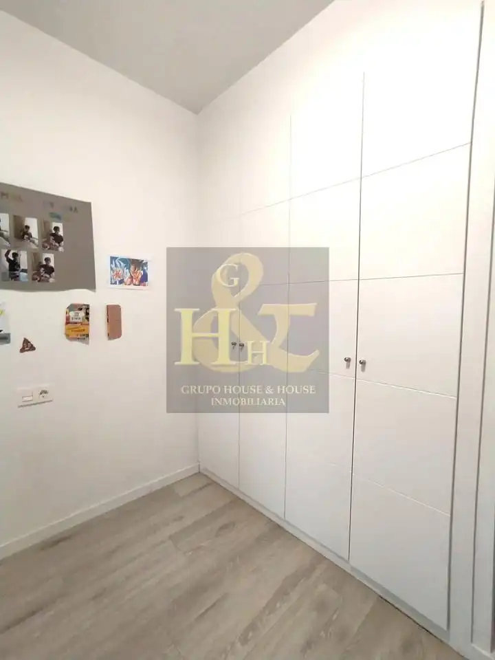 Schlafzimmer von Erdgeschoss zum Verkauf in Jerez de la Frontera mit Klimaanlage, Privatgarten und Gemeinschaftspool
