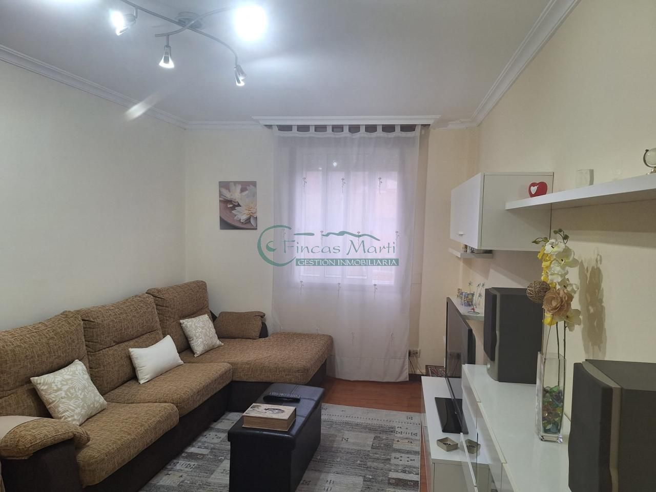 Living room of Flat for sale in Vigo   with Heating and Furnished