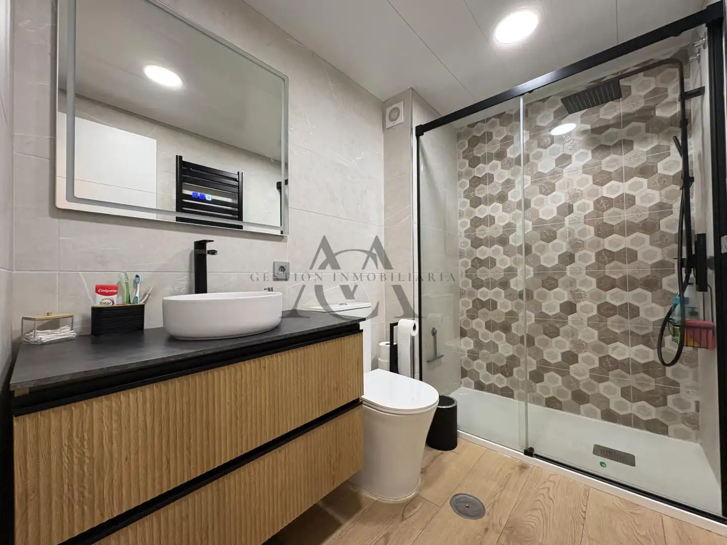 Bathroom of Flat for sale in Lucena  with Air Conditioner, Heating and Terrace