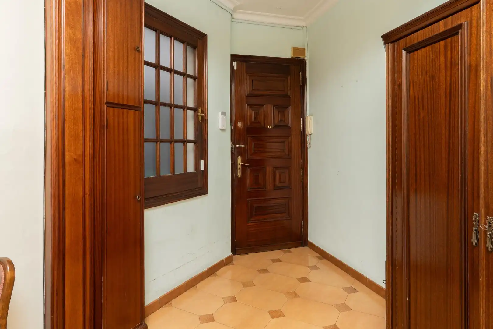 Wohnung zum Verkauf in Barcelona mit Heizung und Alarm
