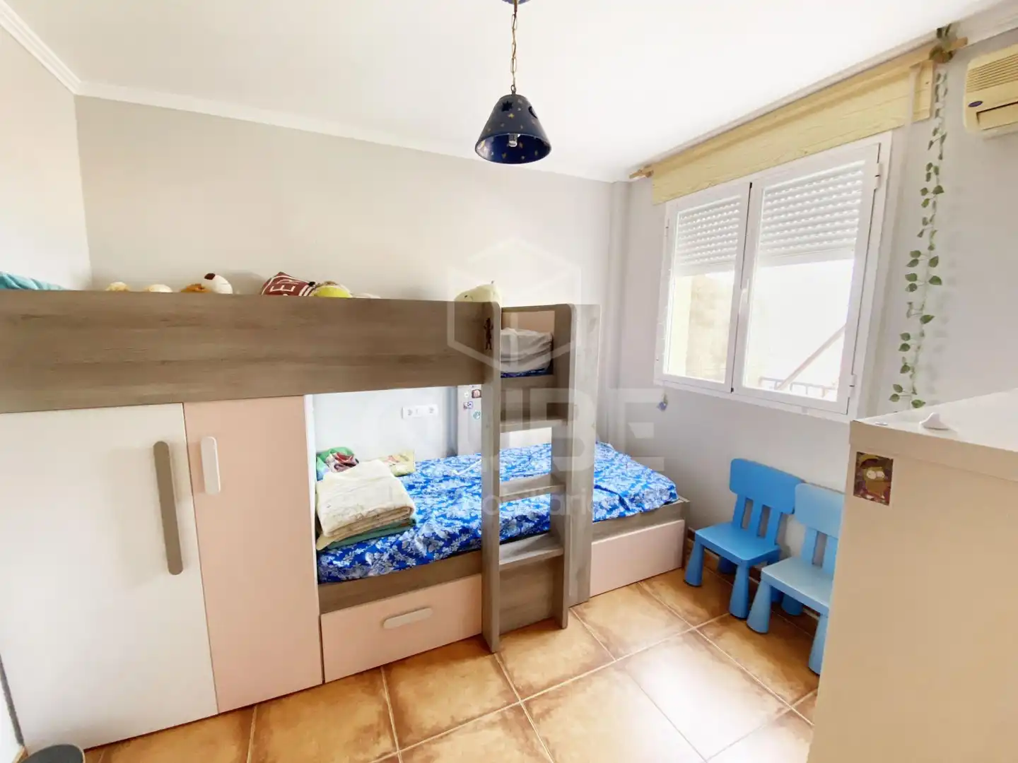 Dormitori de Casa adosada en venda en Alhaurín de la Torre amb Aire condicionat, Terrassa i Traster