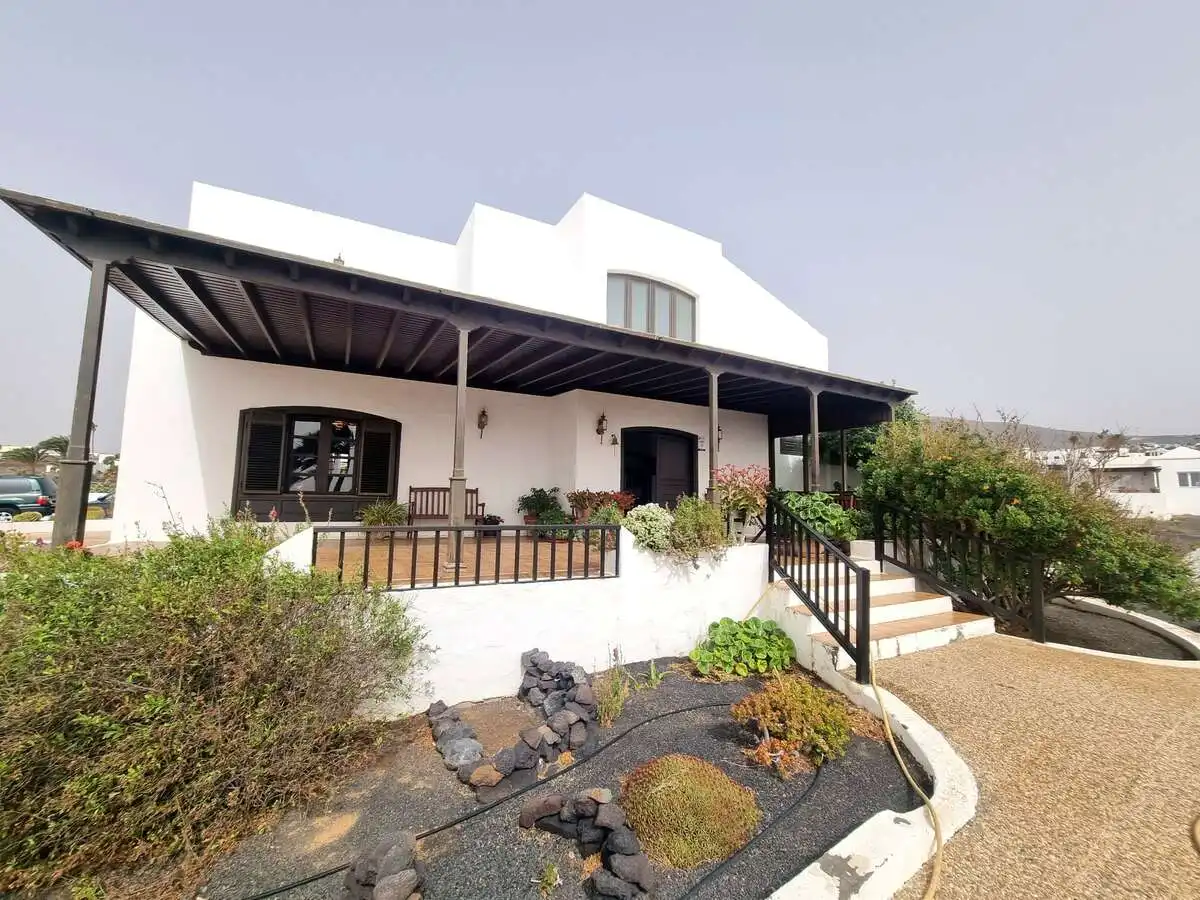 Vista exterior de Casa o chalet en venta en Tías con Jardín privado, Terraza y Amueblado