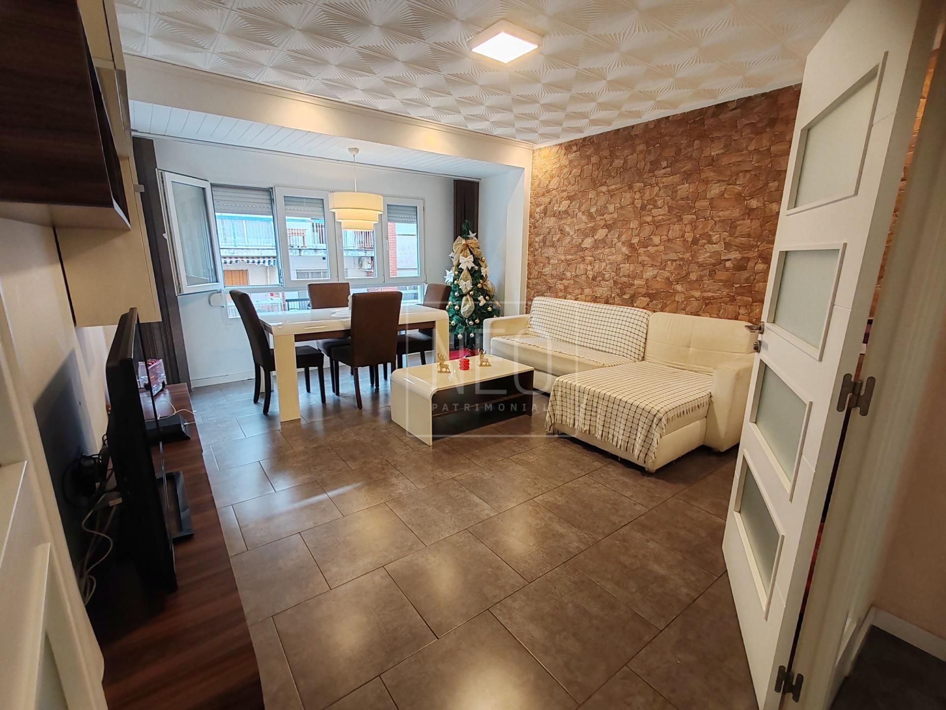 Sala d'estar de Pis en venda en Gandia amb Aire condicionat, Terrassa i Balcó