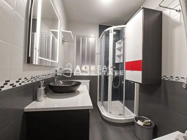 Baño de Piso en venta en Madrid con Aire acondicionado y Amueblado