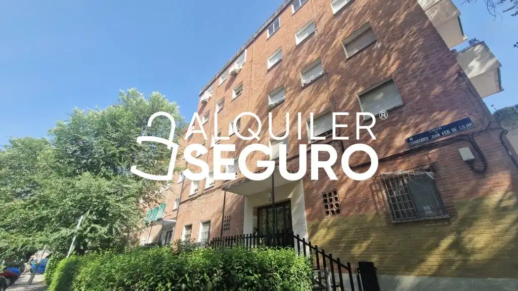 Exterior view of Flat for rent in Madrid  with Air Conditioner, Heating and Furnished