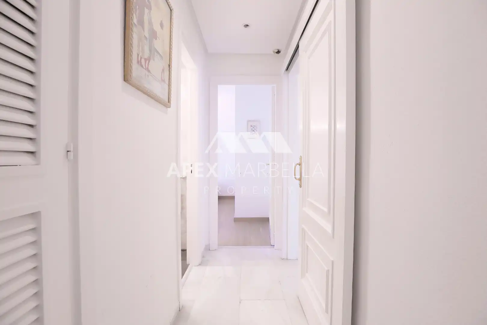 Wohnung zum Verkauf in Marbella mit Klimaanlage, Terrasse und Möbliert