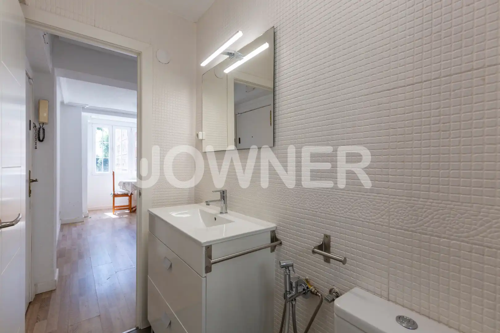 Baño de Piso de alquiler en Madrid con Amueblado, Lavadora y Microondas
