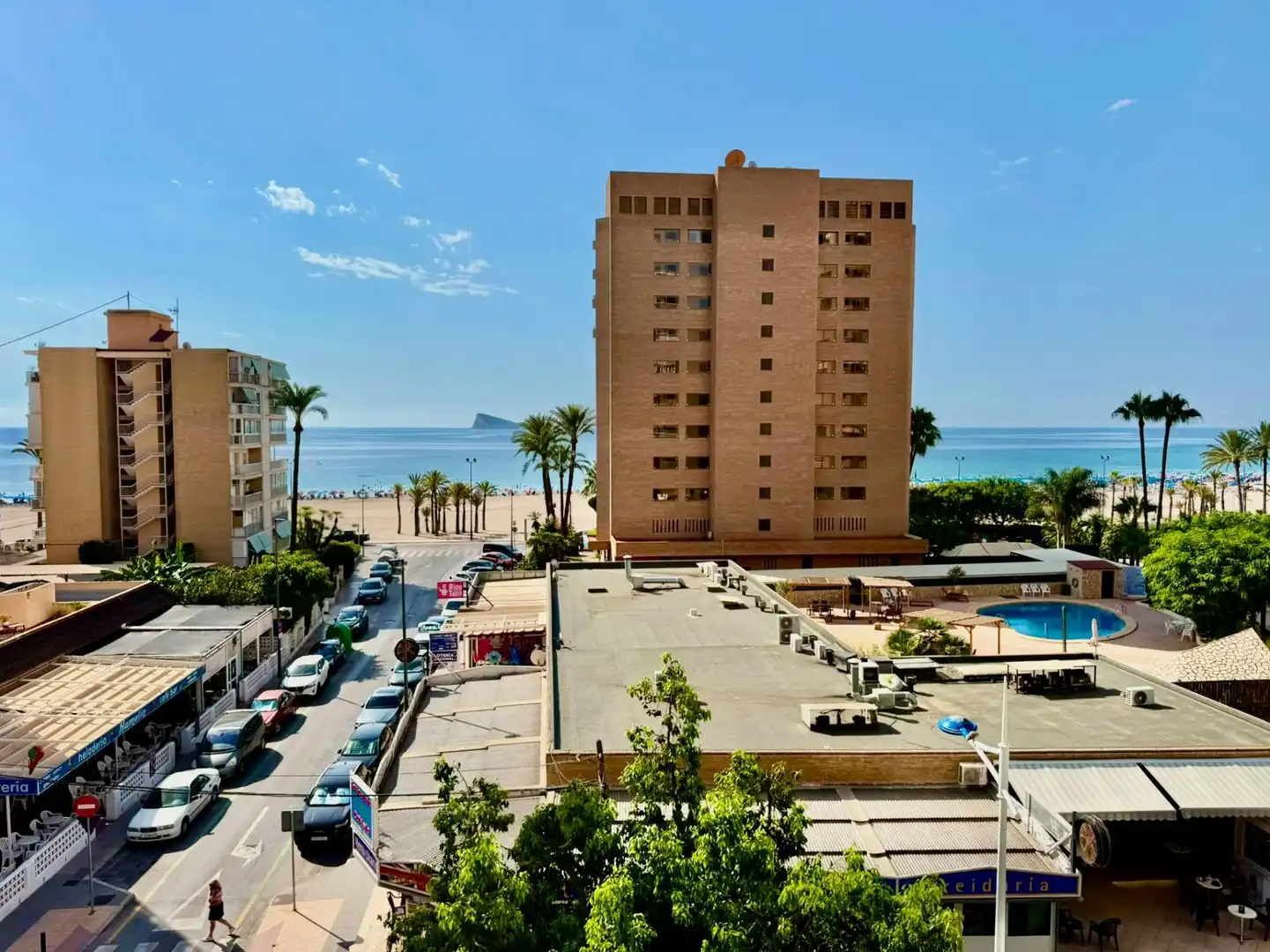 Vista exterior de Apartament en venda en Benidorm amb Aire condicionat, Terrassa i Moblat