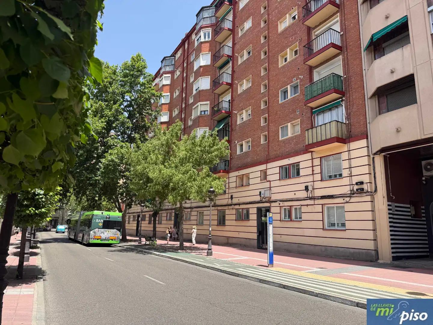 Vista exterior de Piso de alquiler en Valladolid con Calefacción, Parquet y Amueblado