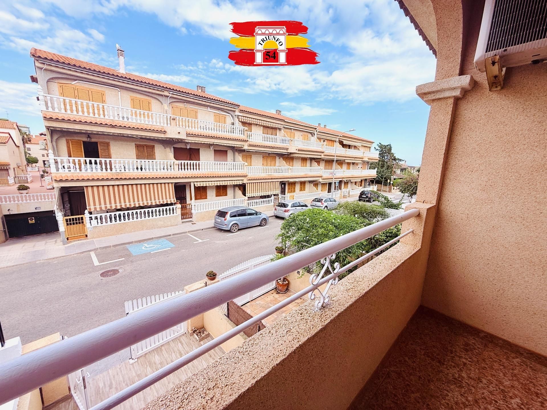 Vista exterior de Casa o xalet en venda en Pilar de la Horadada amb Aire condicionat i Balcó