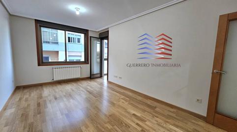 Foto 5 de Piso de alquiler en Calle del Río Limia, Ventiun, Ourense Capital