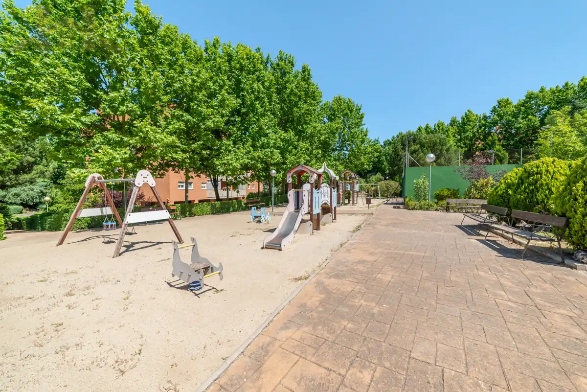 Aparcament de Pis en venda en Rivas-Vaciamadrid amb Aire condicionat, Calefacció i Terrassa