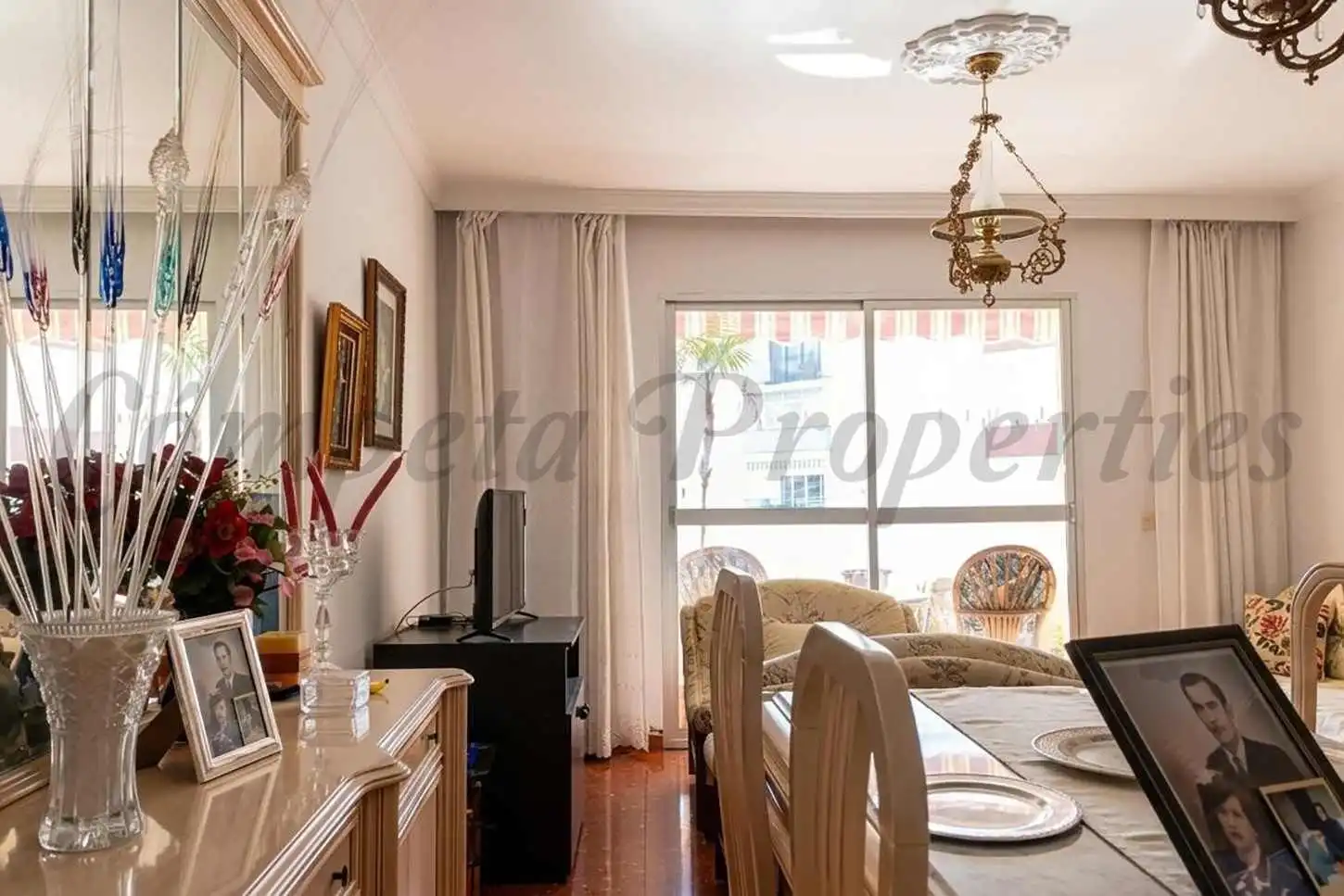 Appartement compact avec terrasse à vendre à Centro