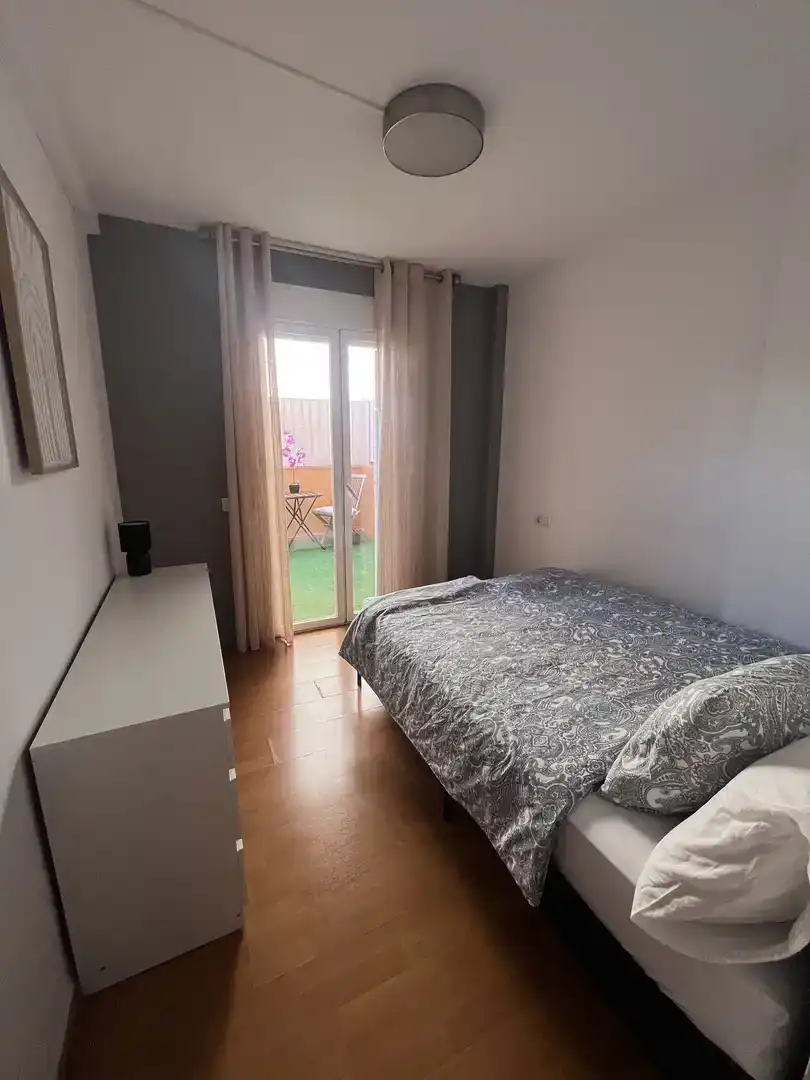 Habitación de Piso de alquiler en  Palma de Mallorca con Aire acondicionado, Parquet y Amueblado
