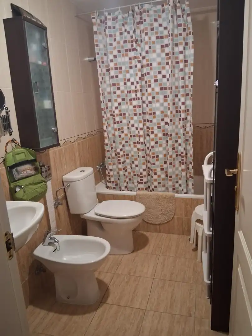 Bany de Apartament en venda en Roquetas de Mar amb Aire condicionat, Terrassa i Moblat