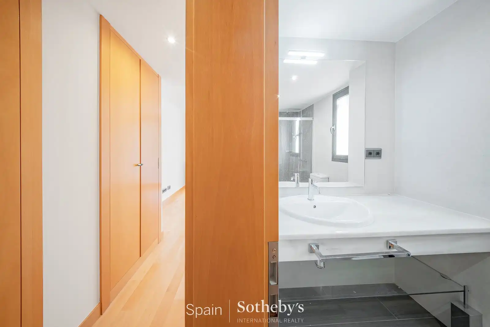 Bany de Apartament de lloguer en La Moraleja amb Aire condicionat, Calefacció i Terrassa