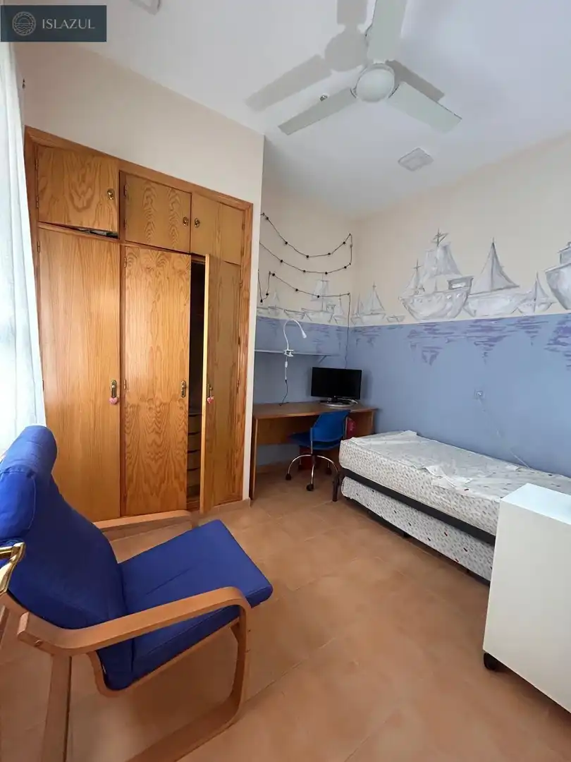 Dormitori de Casa o xalet en venda en Isla Cristina amb Jardí privat, Terrassa i Traster
