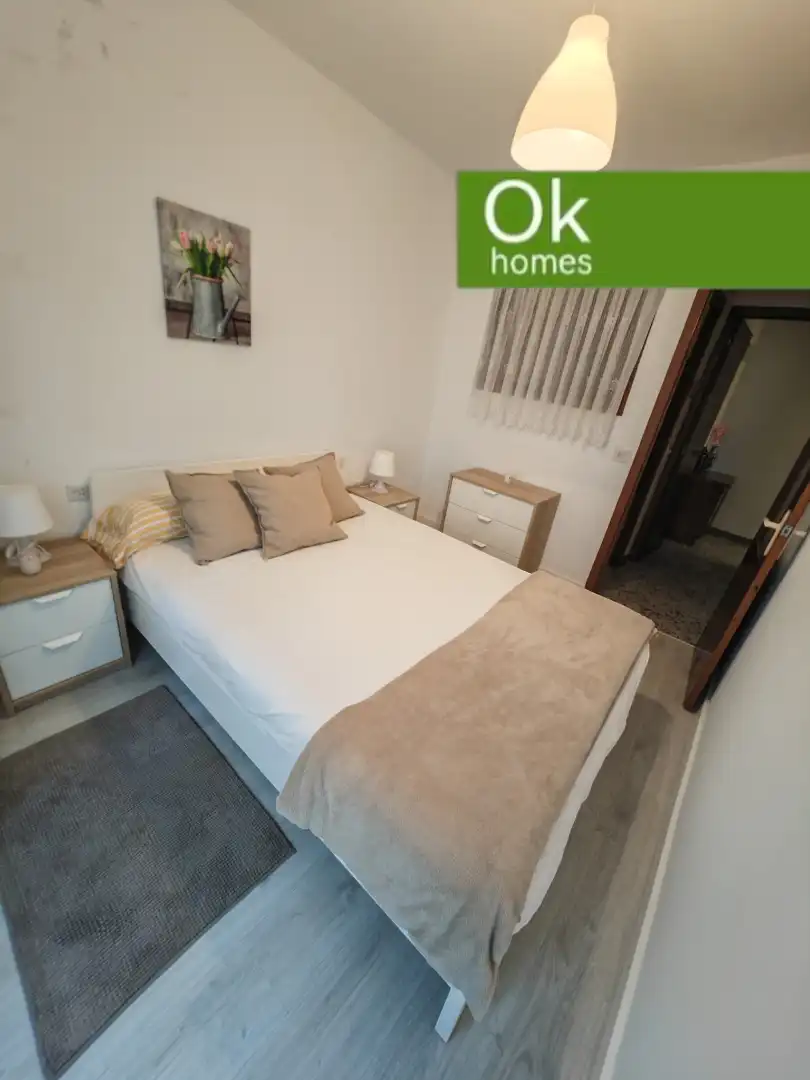 Schlafzimmer von Einfamilien-Reihenhaus zum Verkauf in Melide mit Klimaanlage, Heizung und Abstellraum